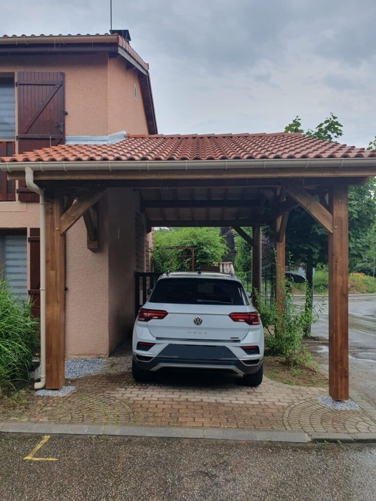 Abri voiture adossé à CRAPONNE (69)